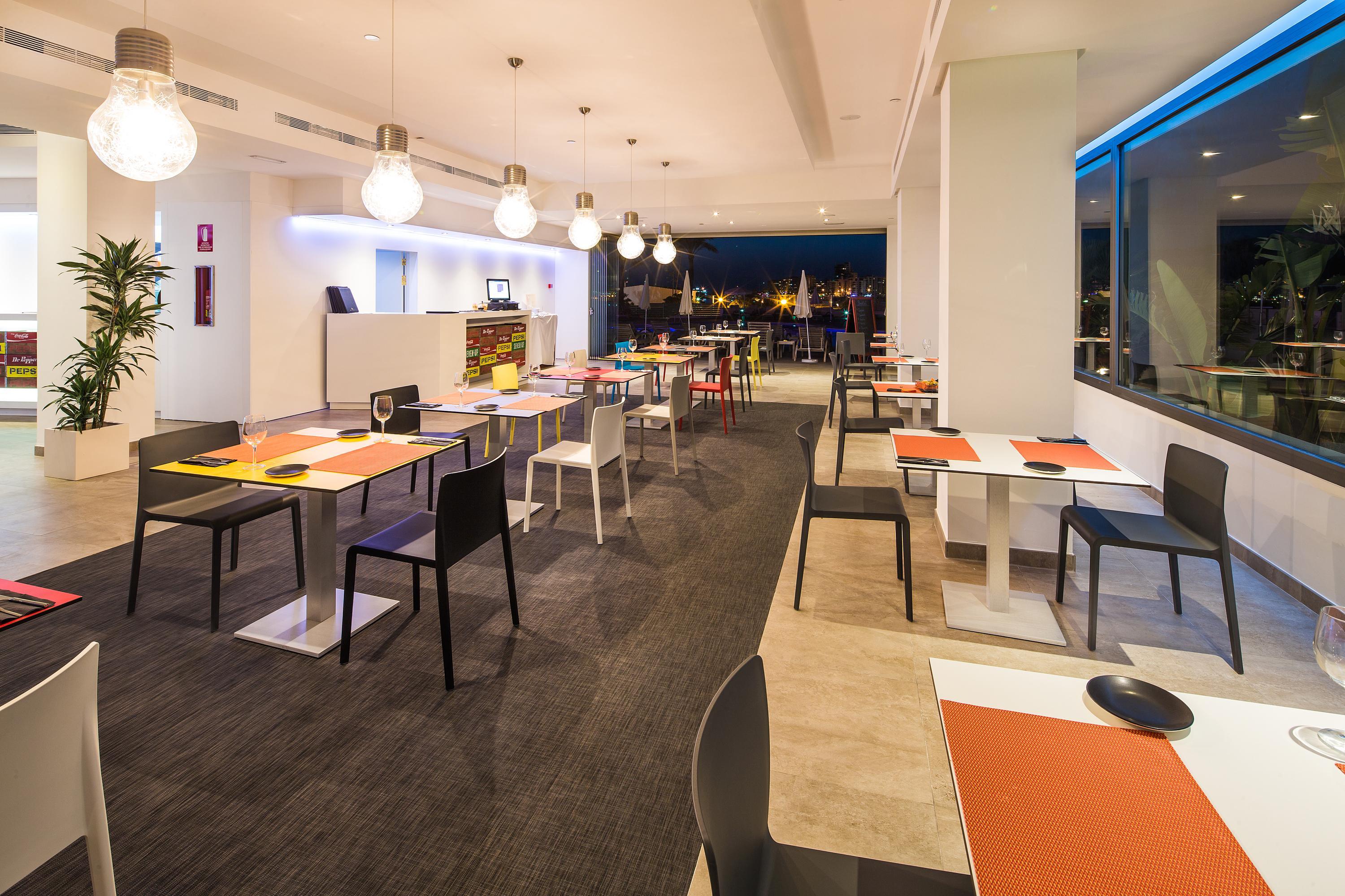 泰铢海洋海滩酒店 聖安東尼奧 外观 照片