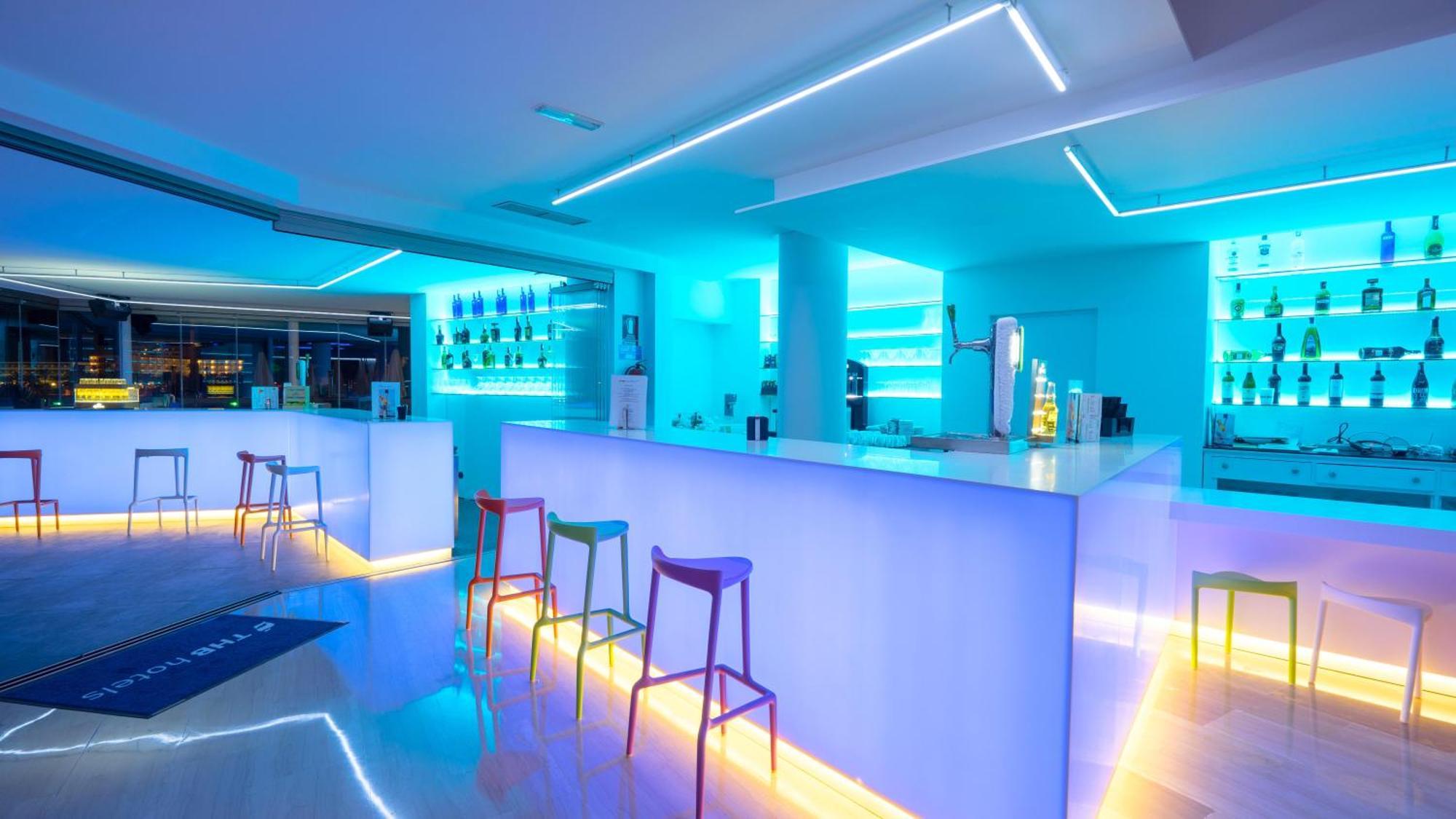 泰铢海洋海滩酒店 聖安東尼奧 外观 照片